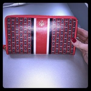 Tory Burch Gemini Link zip Wallet in Samba